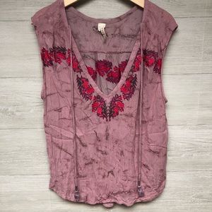 | RAGA | crotchet top. Size L.